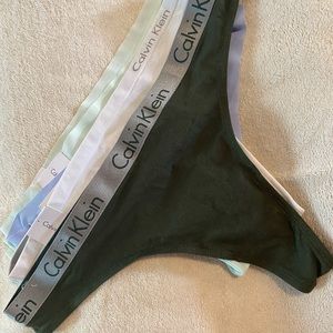 Calvin Klein women’s thongs.6 pairs